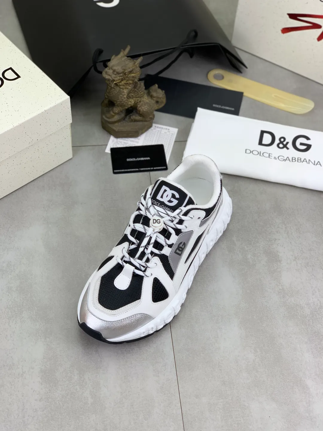Men's men's shoes 💰P580💰[New model] Couple 🧑‍🤝‍🧑 style Top original order quality Synchronized with "DOLCE&GABBANA [Dolce & Gabbana] ~ High quality." Effect Low-top casual DG men's shoes, loved by many celebrities, using high-end imported top-layer calfskin splicing design + cowhide feet, simple and elegant, perfectly interpreting the latest inspiration of shoes, integrating classics and fashion. Luxurious dreams, dominating fashion Suitable for drivers, light and comfortable to drive, light and breathable for outdoor travel, high-end quality, trustworthy, 6️⃣colors🉑️ to choose from! Code number: 35-46